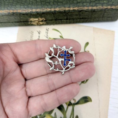 画像8: ヤドリギとロレーヌ十字のブローチ