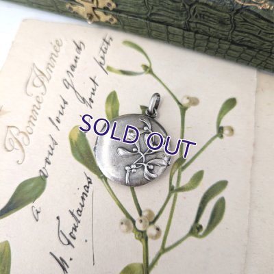 画像4: 銀製 ヤドリギのロケットペンダント