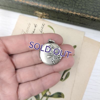 画像9: 銀製 ヤドリギのロケットペンダント