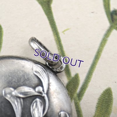 画像8: 銀製 ヤドリギのロケットペンダント