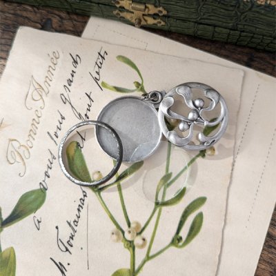 画像4: ヤドリギのスライドロケットペンダント