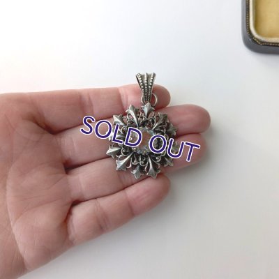 画像10: サフィレットのフルールドリスペンダント