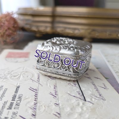 画像3: 銀製 ロカイユ文様の小さなスクエアケース