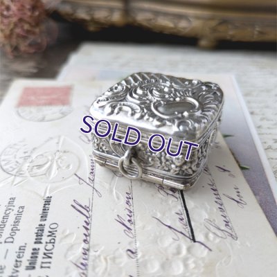 画像4: 銀製 ロカイユ文様の小さなスクエアケース