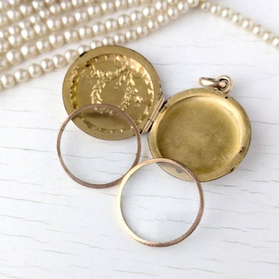 画像8: FIX ガーランド飾りのゴールドロケットペンダント