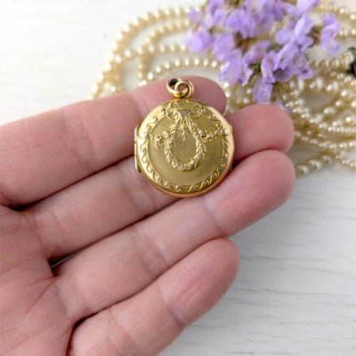 画像10: FIX ガーランド飾りのゴールドロケットペンダント