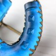 画像8: ホースシューのブルーガラスブローチ