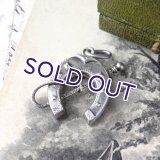 ホースシューと鞭のシルバーペンダント