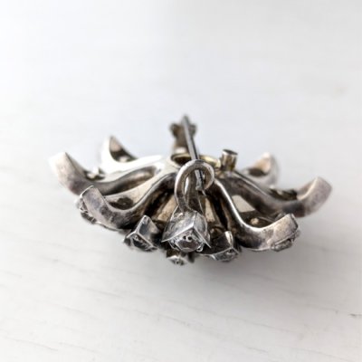 画像10: 銀製ペーストガラスの大きなフワラーブローチ