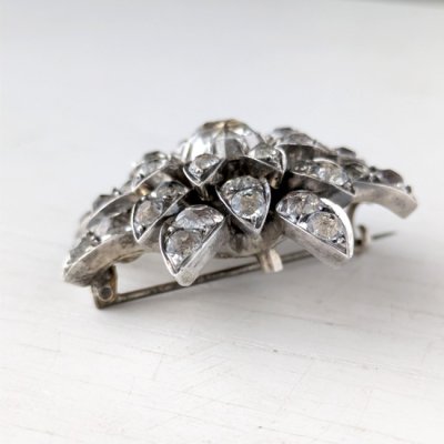 画像8: 銀製ペーストガラスの大きなフワラーブローチ