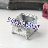 ベベルガラスの小さなジュエリーボックス