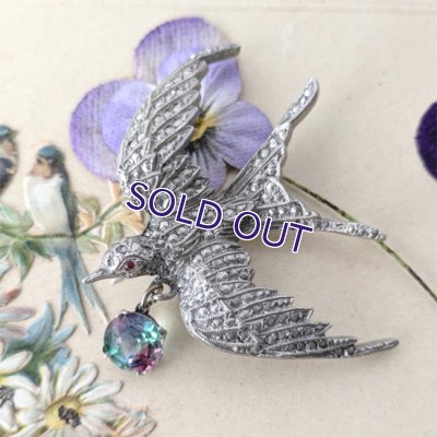 画像1: アイリスガラスとツバメのブローチ
