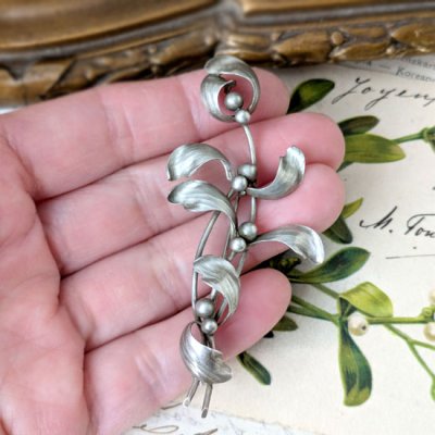 画像13: ヤドリギの立体シルバーブローチ