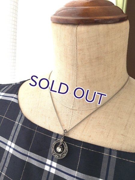 画像11: ミル打ち透かし細工のシルバーペンダント (11)