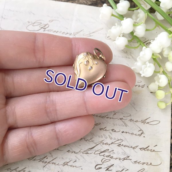 画像7: スズランとシードパールのゴールドロケットペンダント (7)