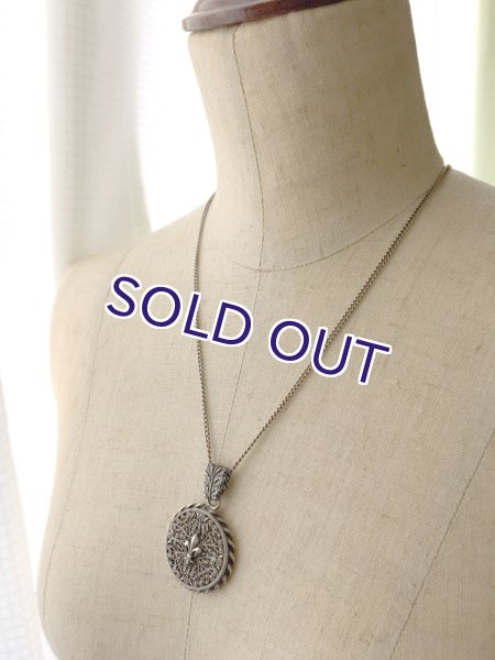 画像8: フルールドリスの透かし細工ペンダント (8)