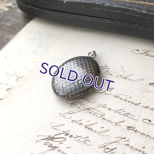 画像2: 銀製ニエロ細工のロケットペンダント (2)