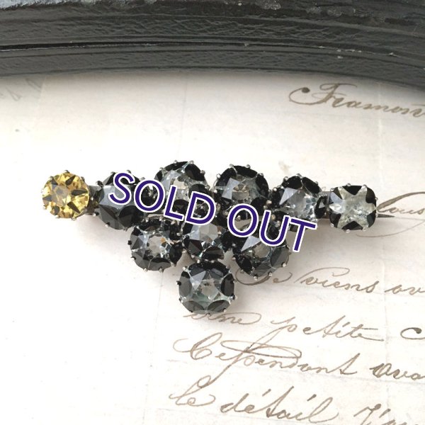 画像2: ベルリンガラスのトライアングルブローチ (2)