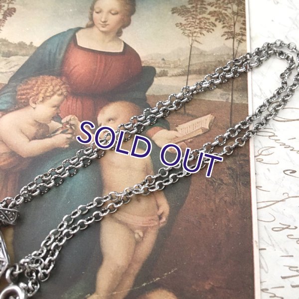 画像9: マザーオブパールとプットーのシルバーペンダント (9)