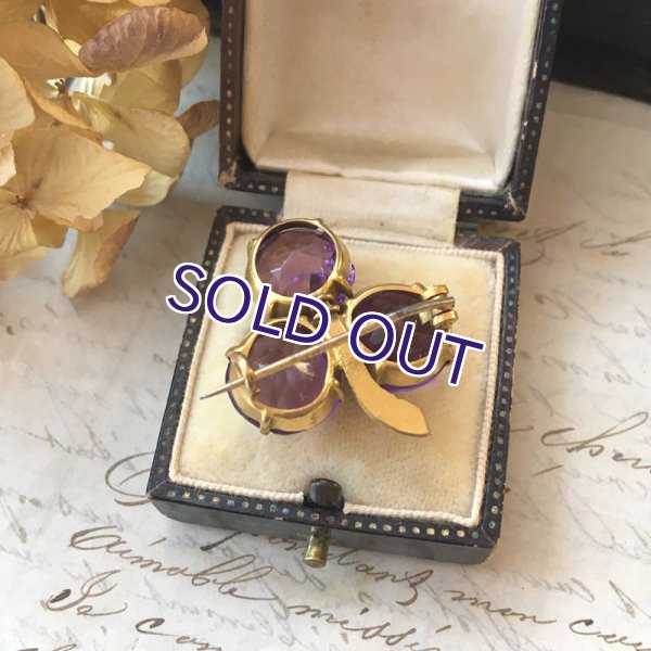 画像10: アメジストガラスのクローバーブローチ (10)