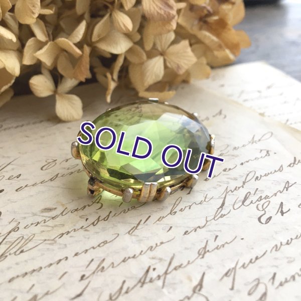 画像2: 大きなグリーンガラスのオーバルブローチ (2)