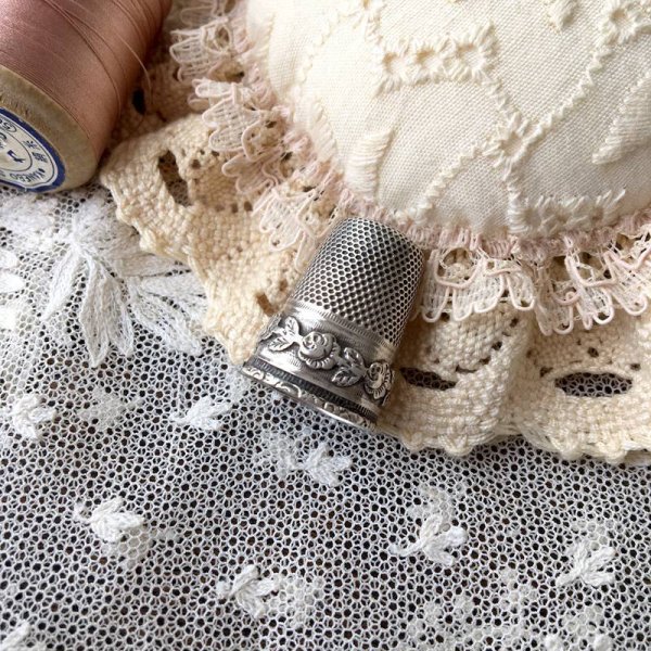 画像7: 銀製 バラ模様のシンブル (7)