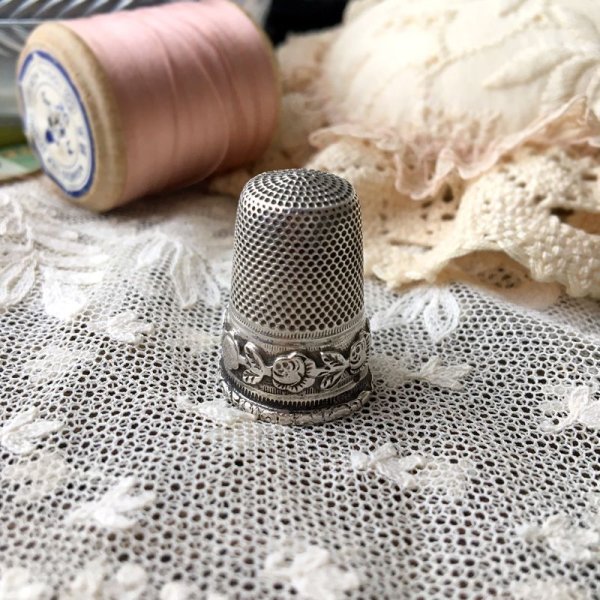 画像3: 銀製 バラ模様のシンブル (3)