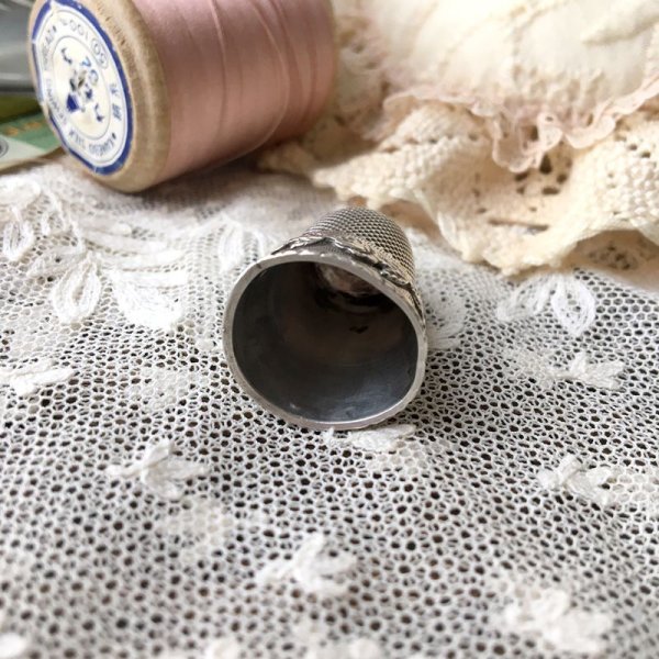 画像6: 銀製 バラ模様のシンブル (6)