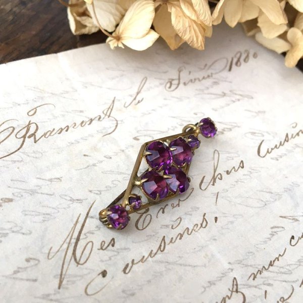 画像5: アメジストガラスのダイヤ型ブローチ (5)