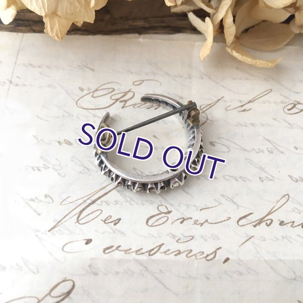 画像6: 銀製 クリアガラスの三日月ブローチ (6)