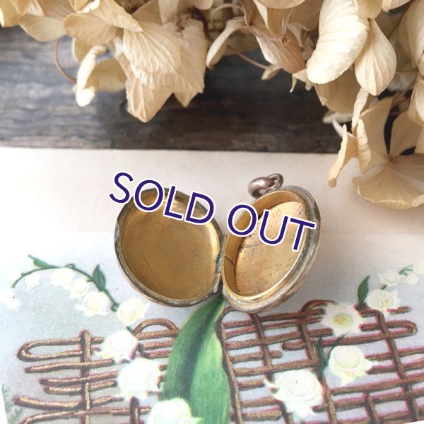 画像8: パールの花のゴールドロケットペンダント (8)