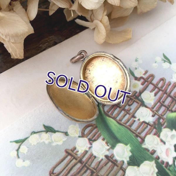 画像7: パールの花のゴールドロケットペンダント (7)