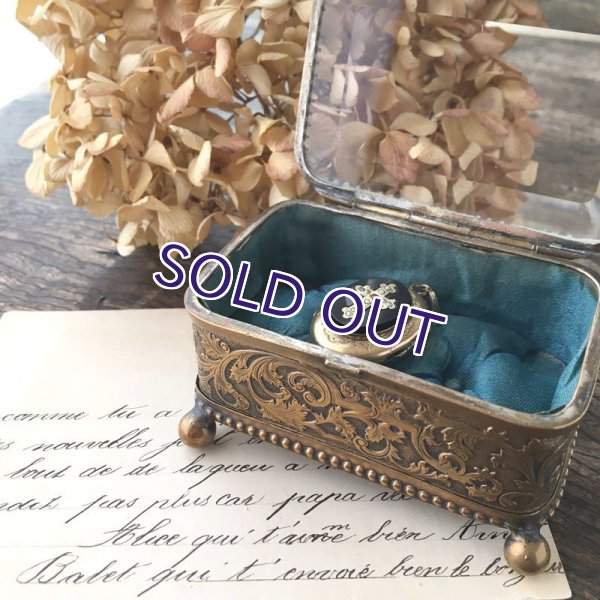 画像2: シードパールクロスとフレンチジェットのロケットペンダント (2)