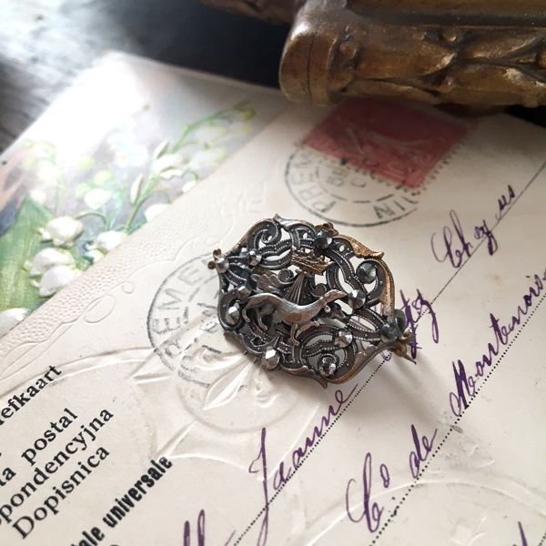 画像9: エルミン紋章とカットスチールのブローチ (9)