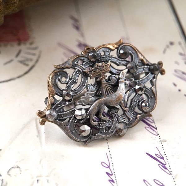 画像5: エルミン紋章とカットスチールのブローチ (5)