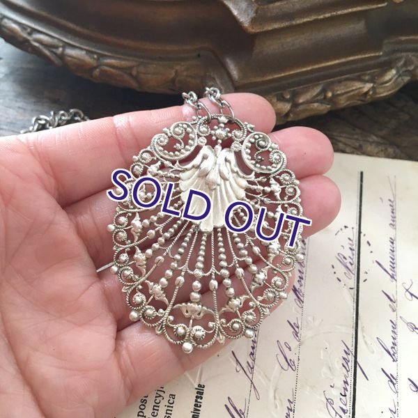 画像8: 貝殻モチーフの透かし細工ペンダント (8)