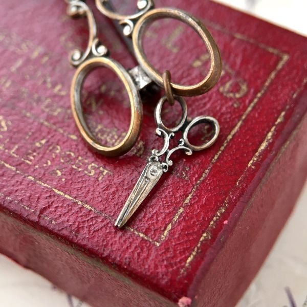 画像6: ミニチュアシザーのブローチ (6)