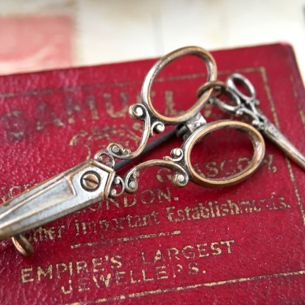 画像5: ミニチュアシザーのブローチ (5)