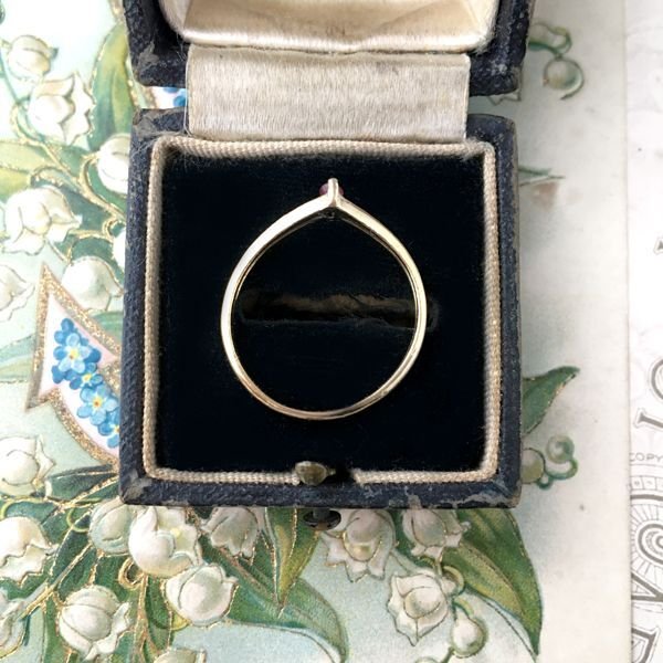 画像5: スピネルのV字ラインゴールドリング (5)