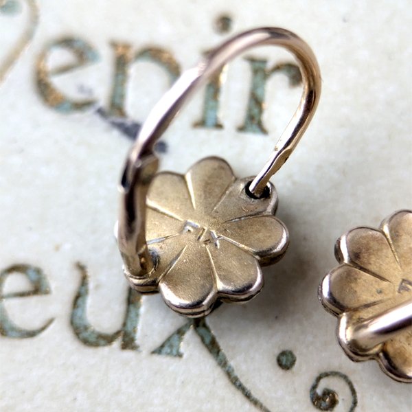 画像6: FIX 小さな花とパールのゴールドピアス (6)