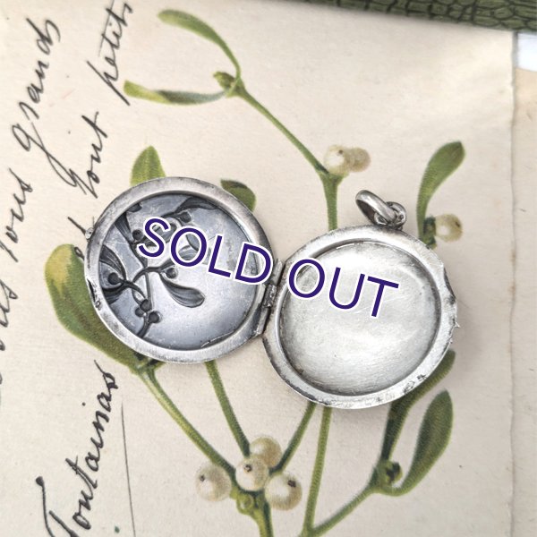 画像6: 銀製 ヤドリギのロケットペンダント (6)