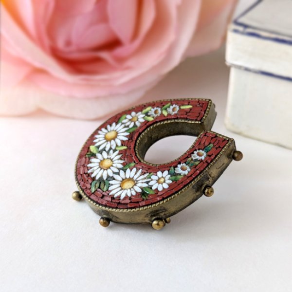 画像5: 花のホースシューマイクロモザイクブローチ (5)