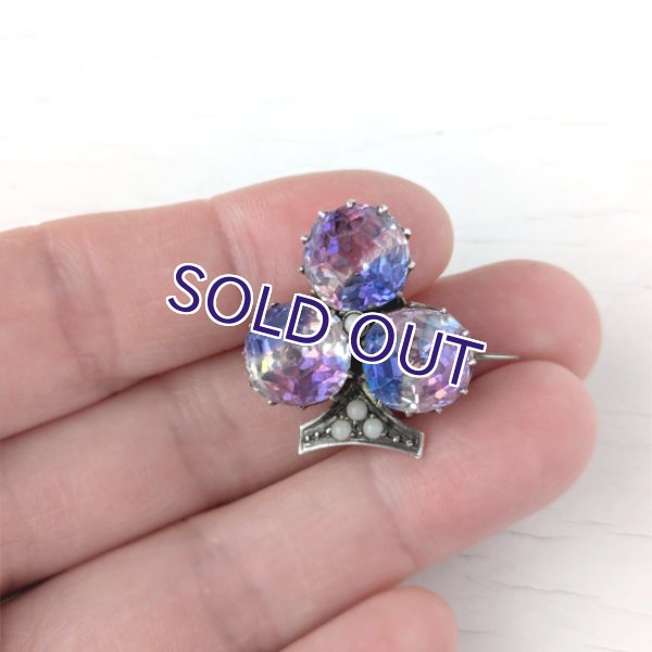 画像9: トリコロールアイリスガラスのクローバーブローチ (9)